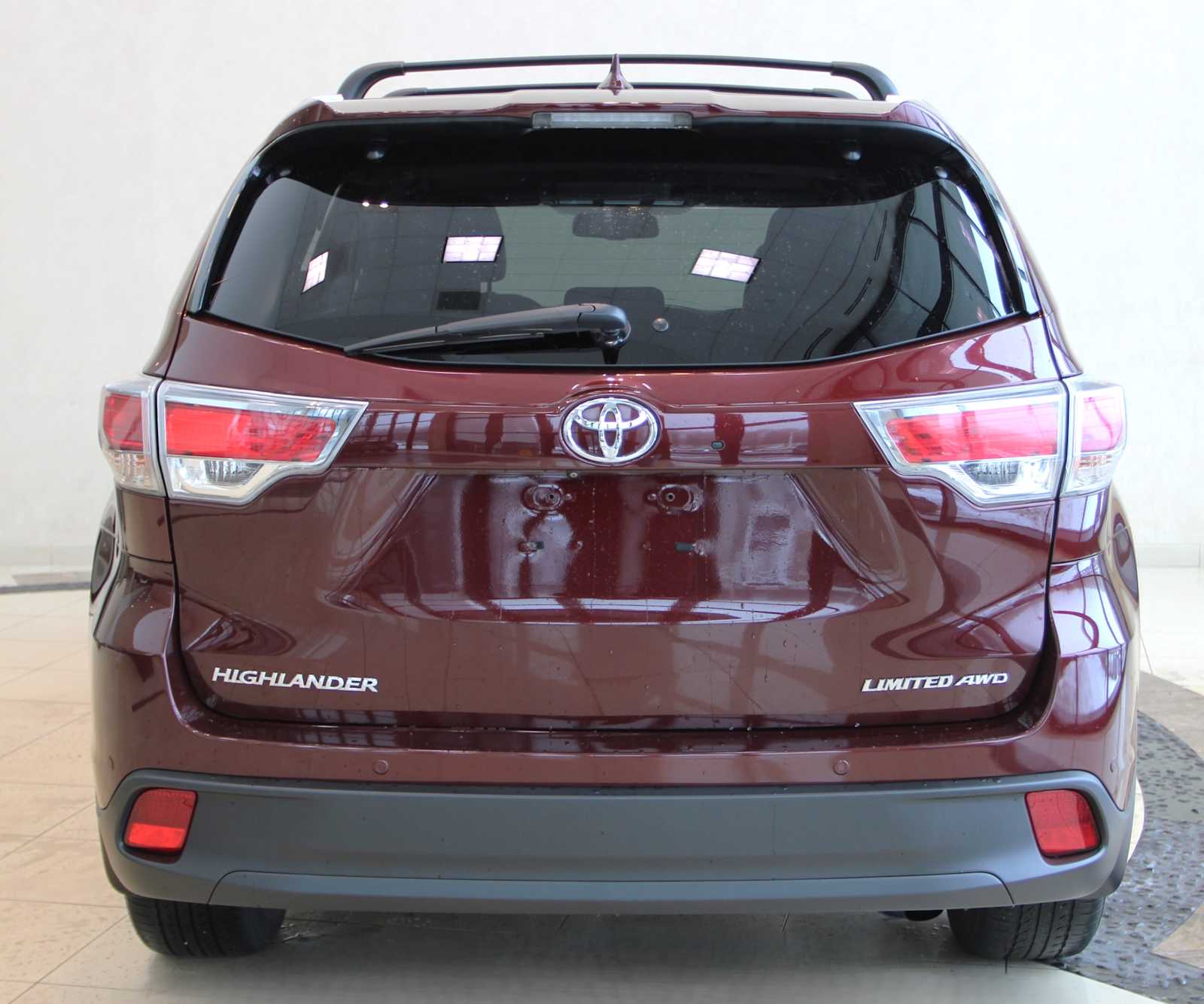 used 2014 Toyota Highlander car, priced at $16,298