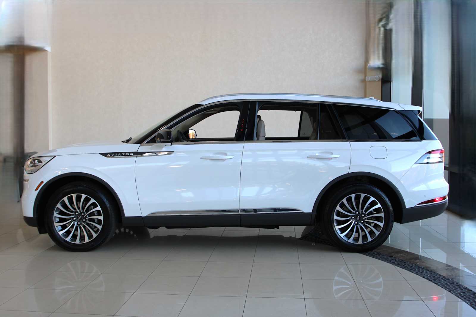 used 2022 Lincoln Aviator car, priced at $48,798