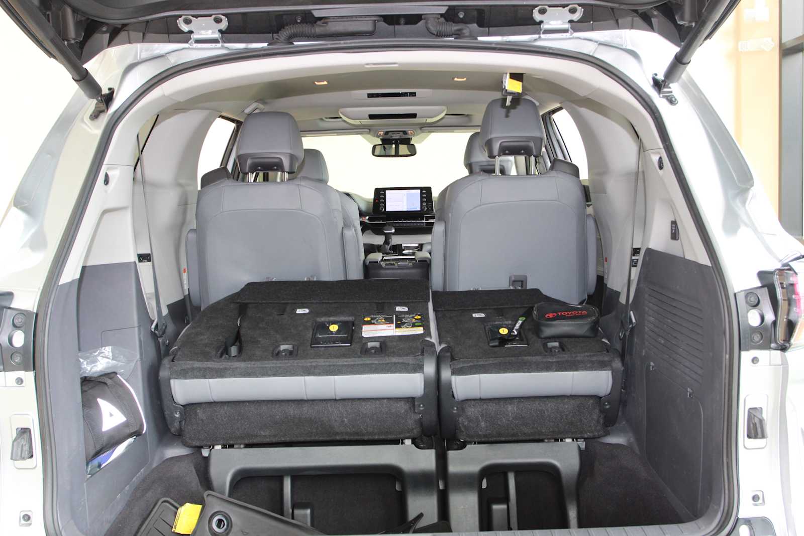used 2023 Toyota Sienna car, priced at $48,998