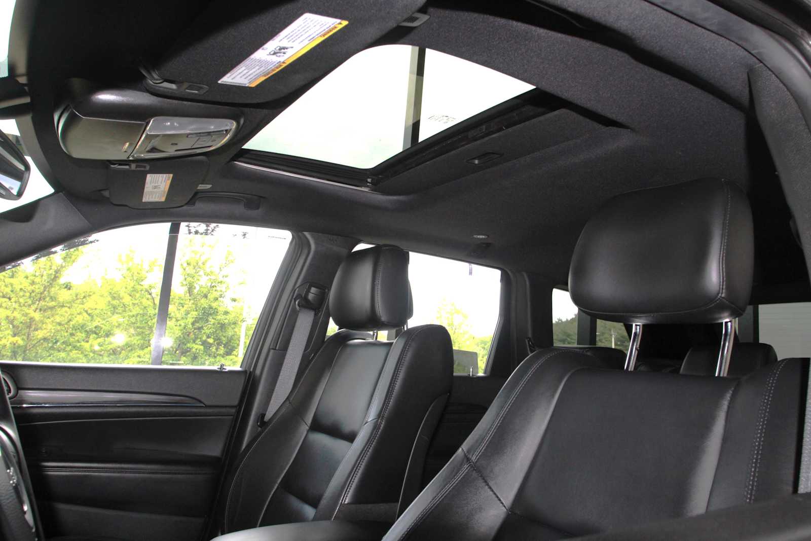 used 2021 Jeep Grand Cherokee car, priced at $27,798