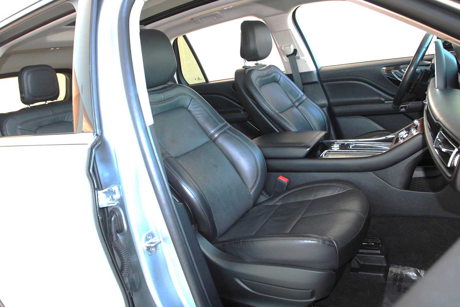 used 2020 Lincoln Aviator car, priced at $35,998