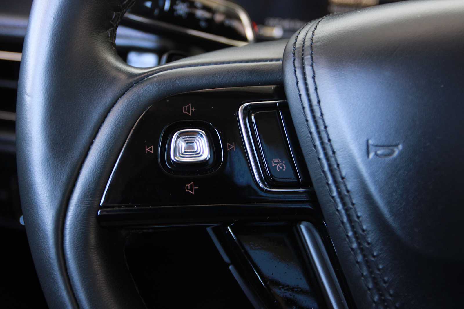 used 2023 Lincoln Aviator car, priced at $47,998
