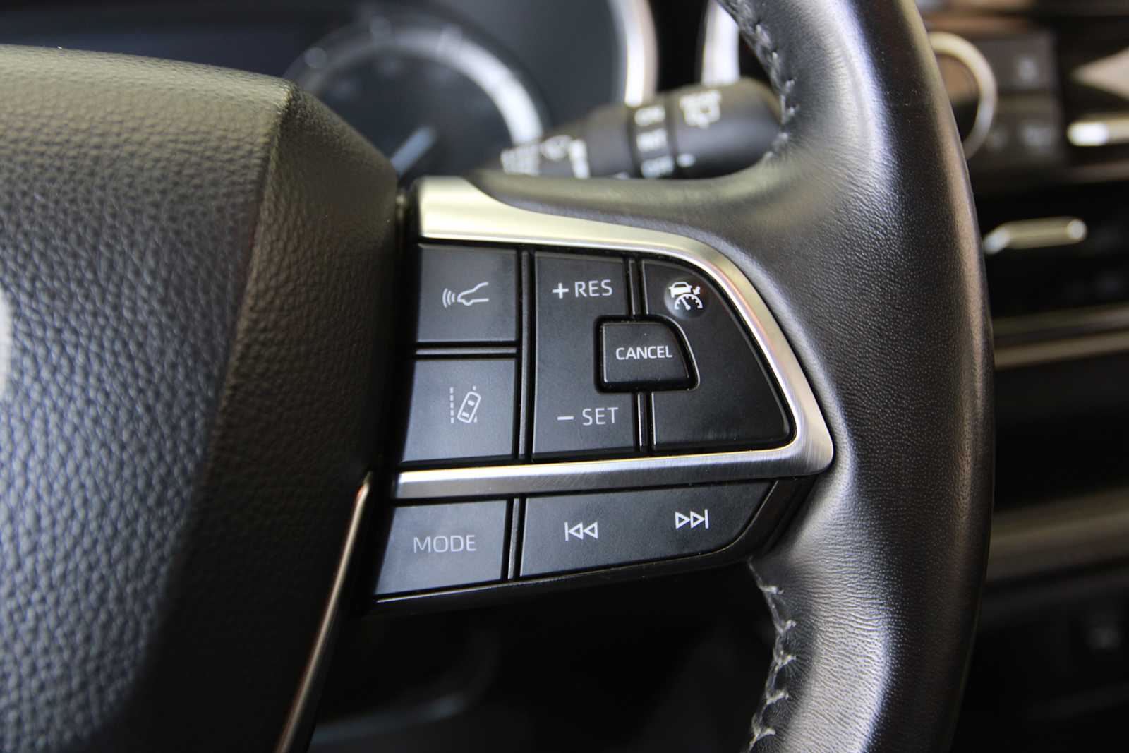 used 2020 Toyota Highlander car, priced at $29,598