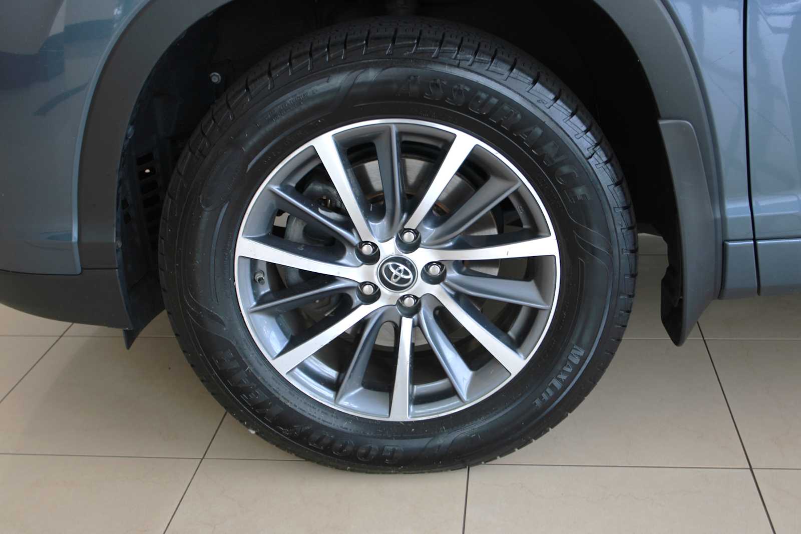 used 2018 Toyota Highlander car, priced at $24,998