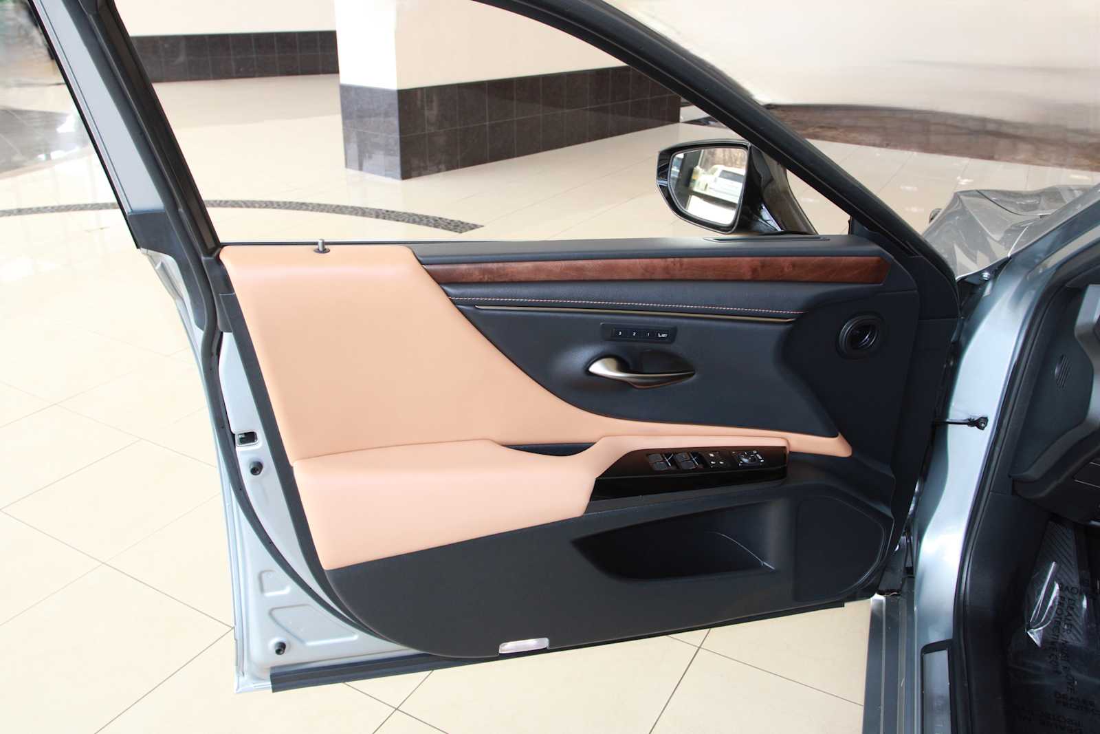 used 2022 Lexus ES 350 car, priced at $36,998