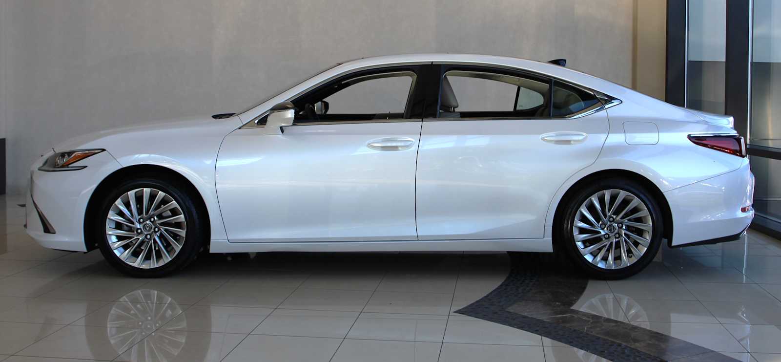 used 2020 Lexus ES 350 car, priced at $31,998