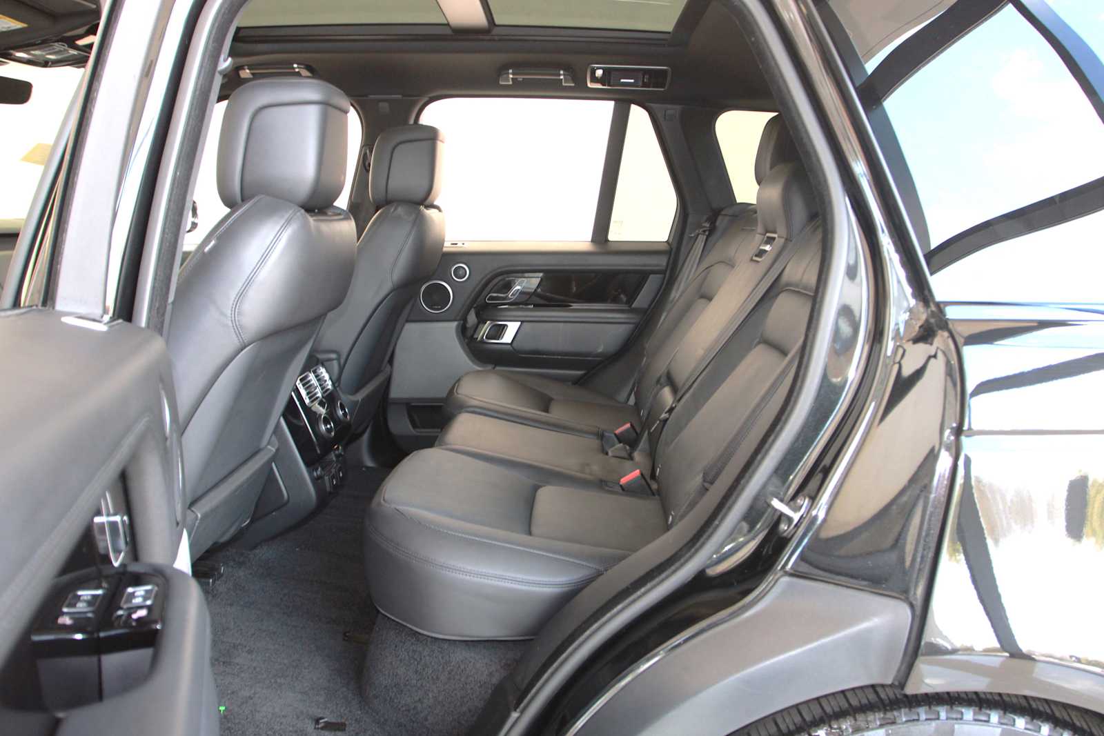 used 2021 Land Rover Range Rover car, priced at $41,598