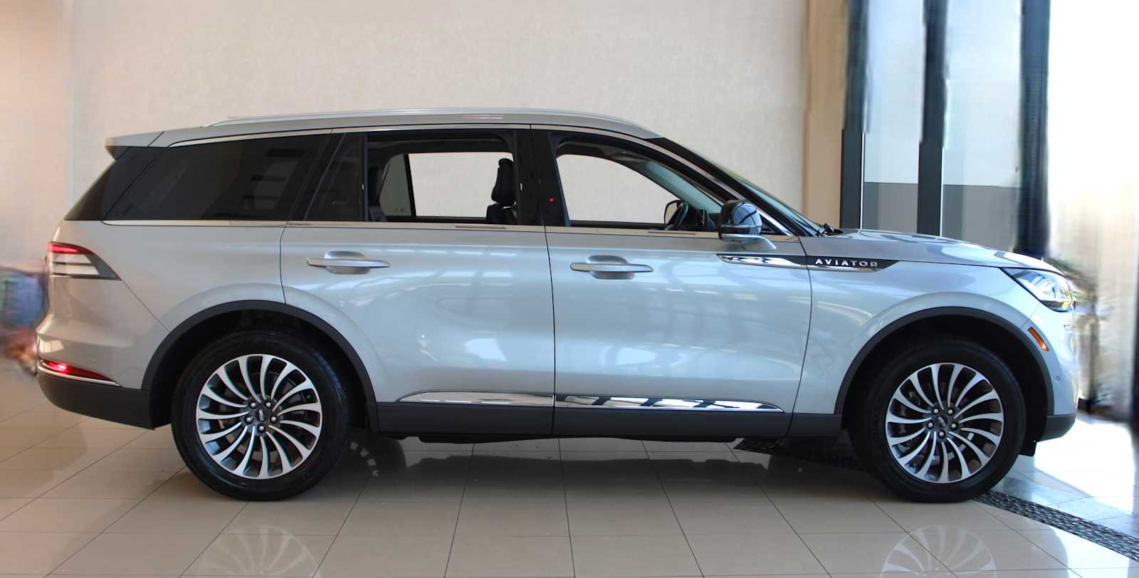 used 2020 Lincoln Aviator car, priced at $35,998