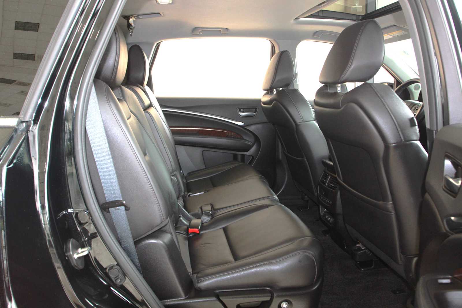 used 2018 Acura MDX car, priced at $24,998