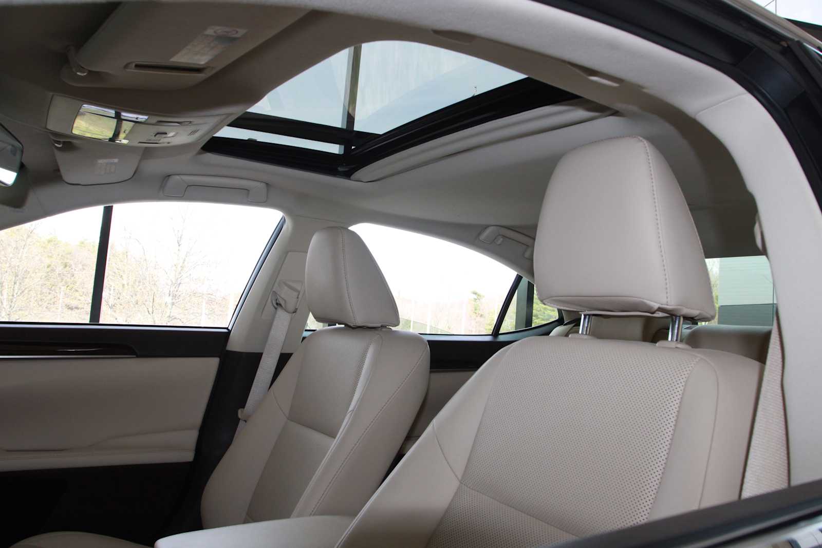 used 2018 Lexus ES 350 car, priced at $28,798