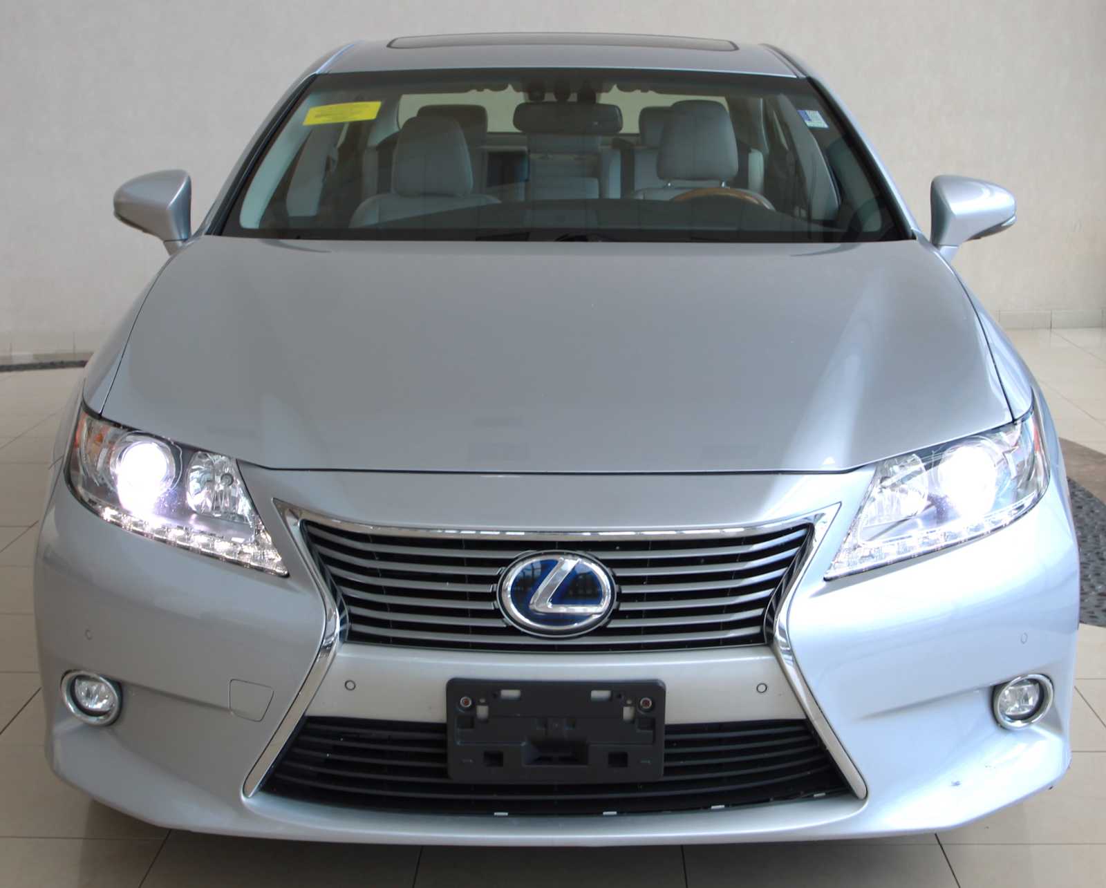 used 2015 Lexus ES 300h car, priced at $18,998