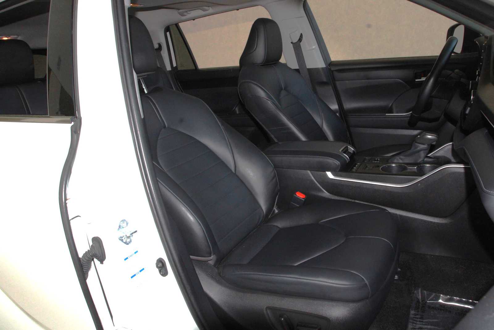 used 2020 Toyota Highlander car, priced at $29,598