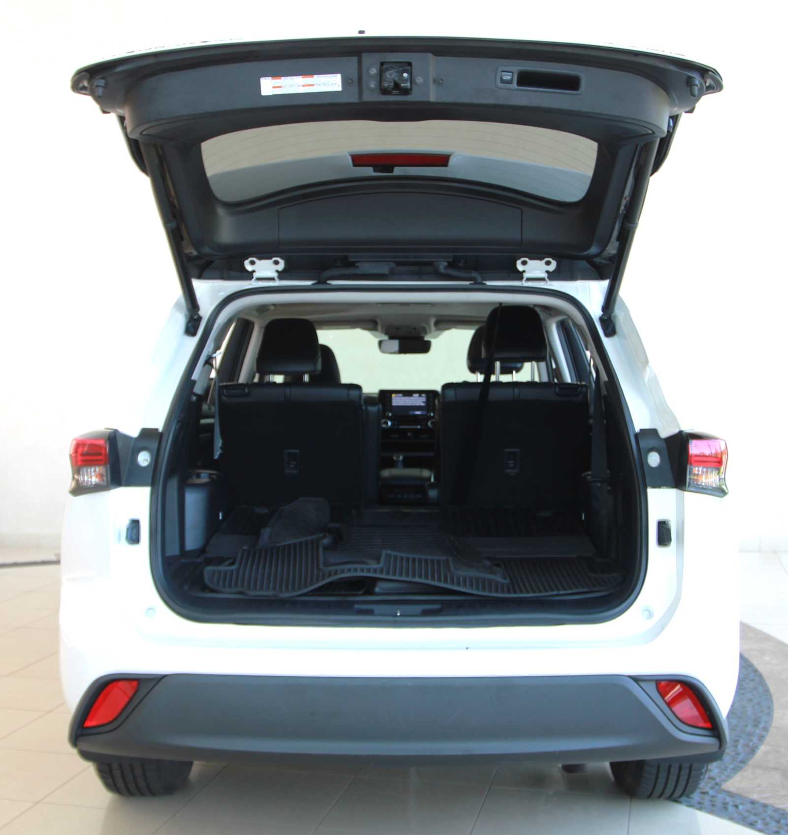 used 2021 Toyota Highlander car, priced at $28,998
