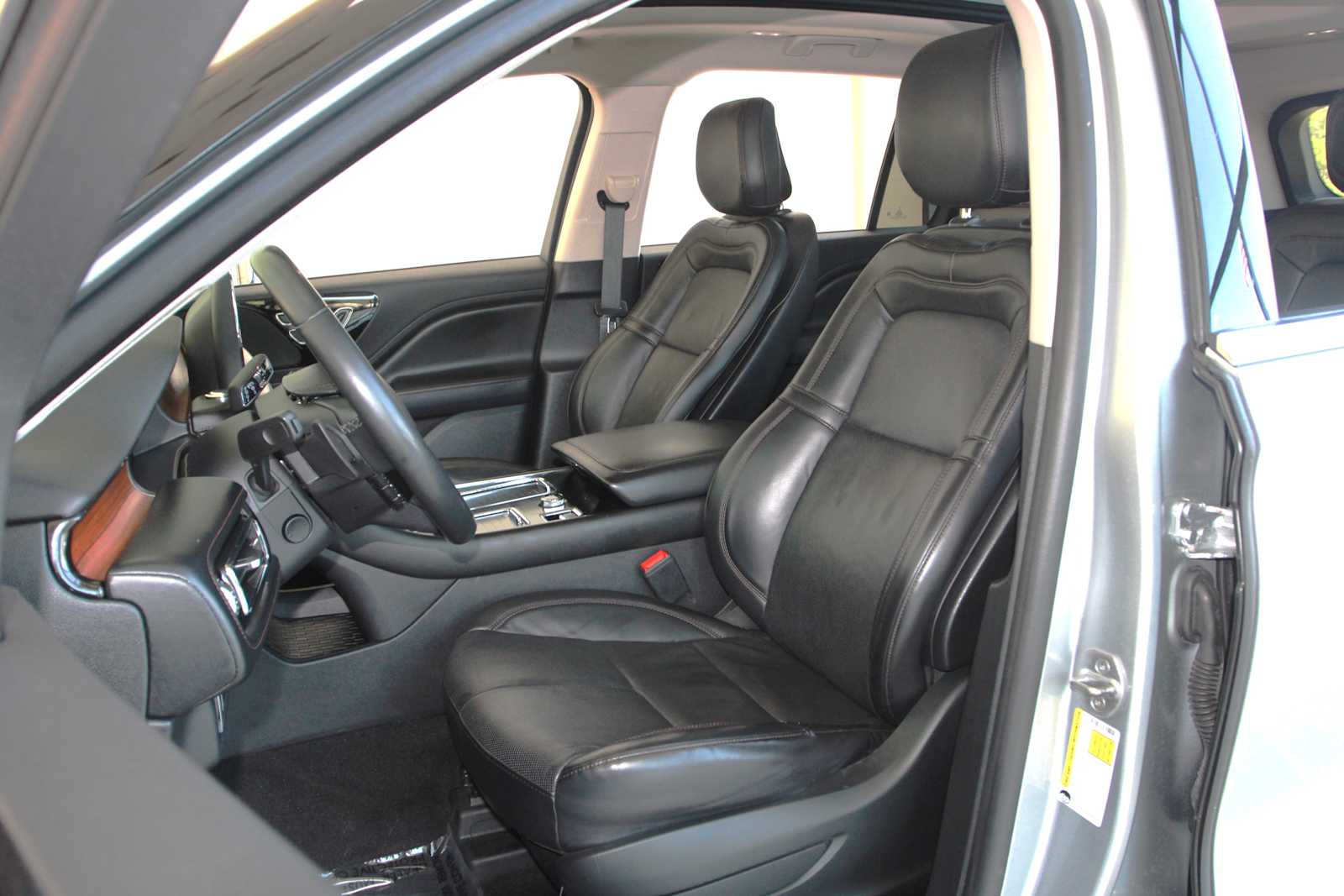 used 2020 Lincoln Aviator car, priced at $35,998