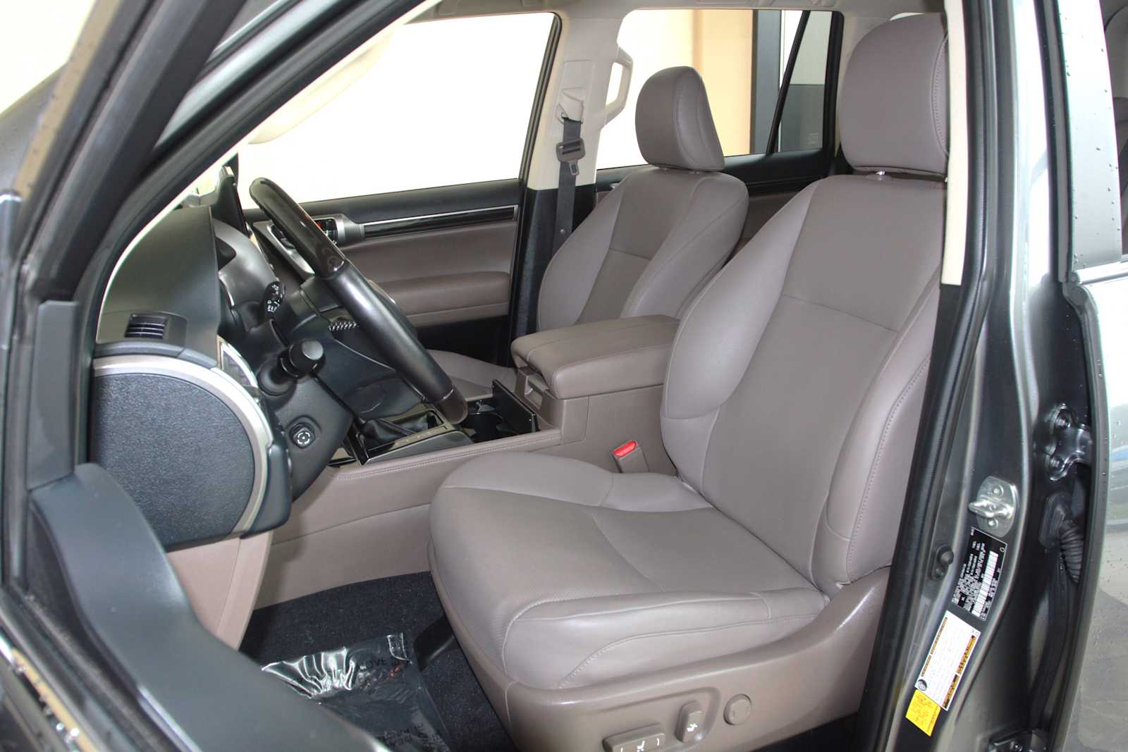 used 2022 Lexus GX 460 car, priced at $52,998