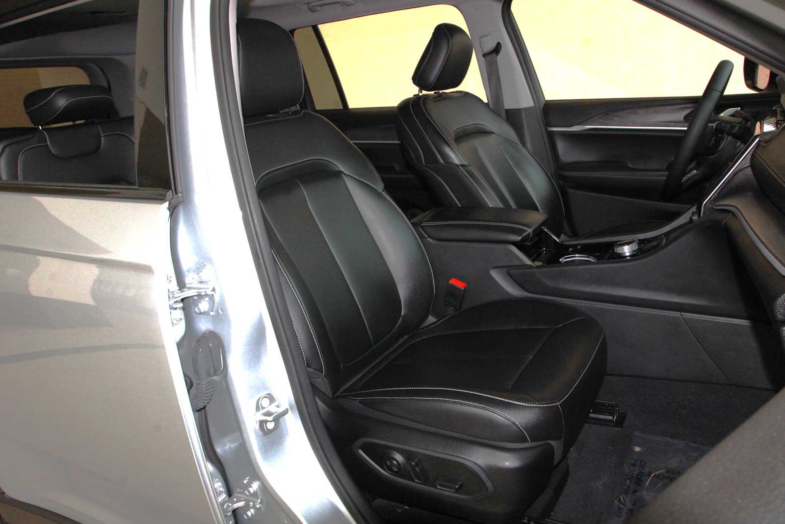 used 2023 Jeep Grand Cherokee L car, priced at $34,998