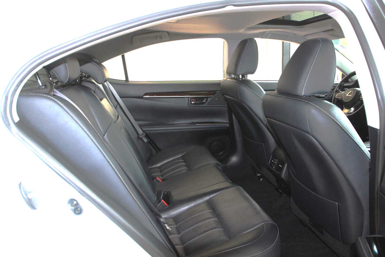 used 2017 Lexus ES 300h car, priced at $25,998