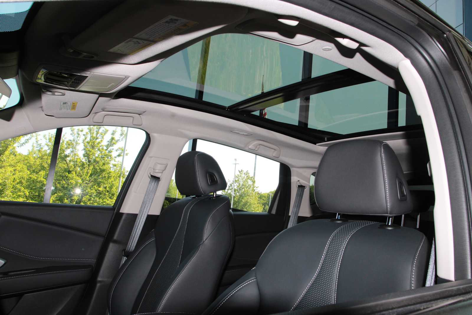 used 2025 Acura RDX car, priced at $43,998