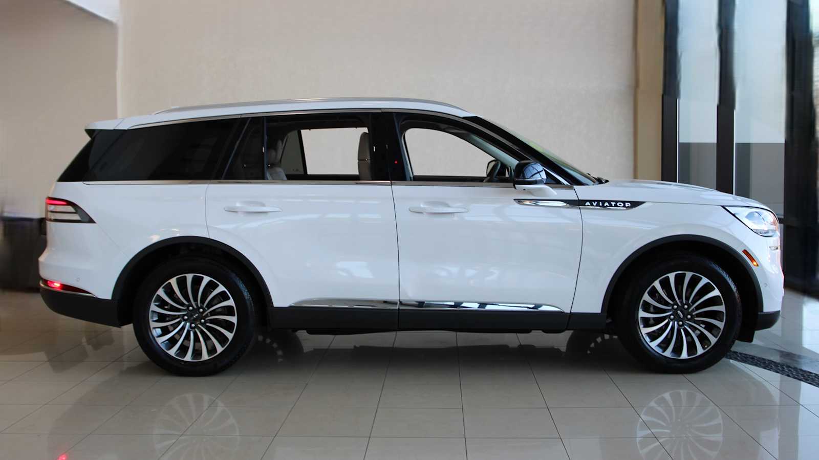 used 2022 Lincoln Aviator car, priced at $48,798