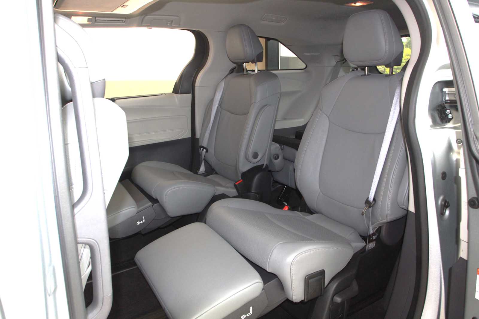 used 2023 Toyota Sienna car, priced at $48,998