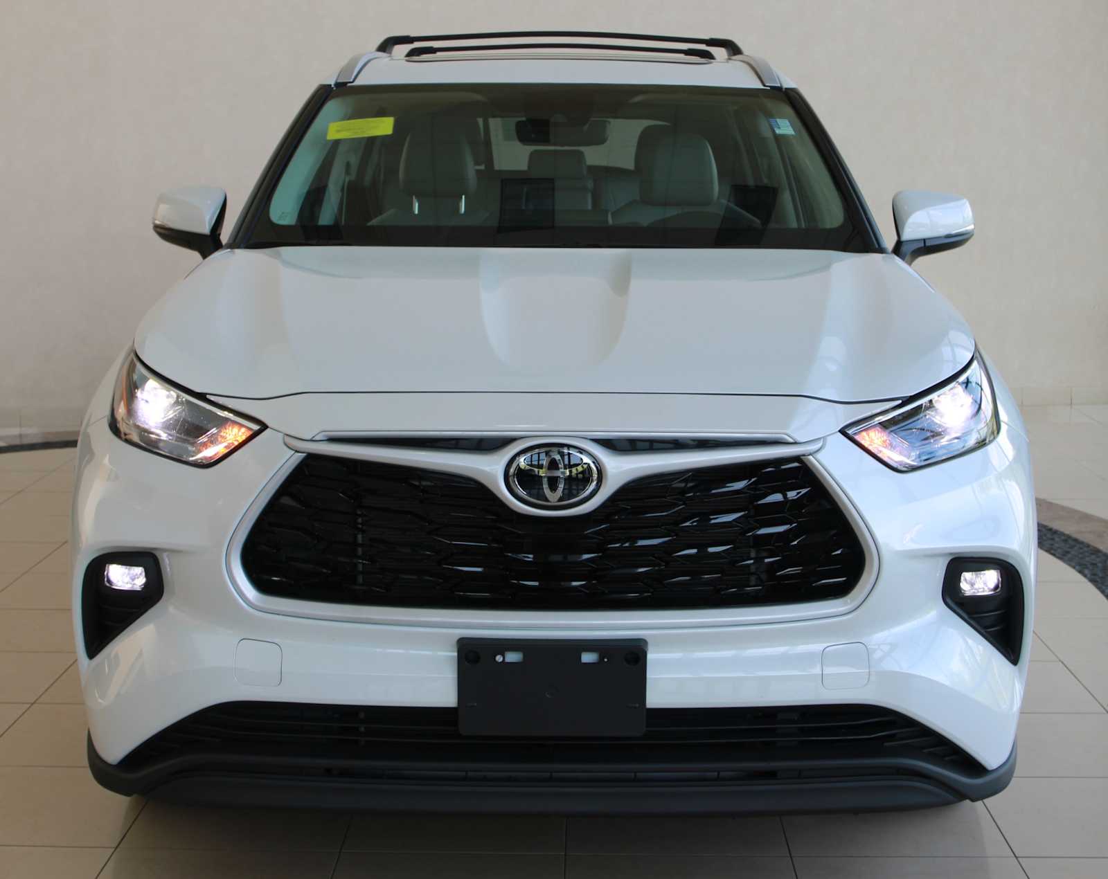 used 2022 Toyota Highlander car, priced at $37,998