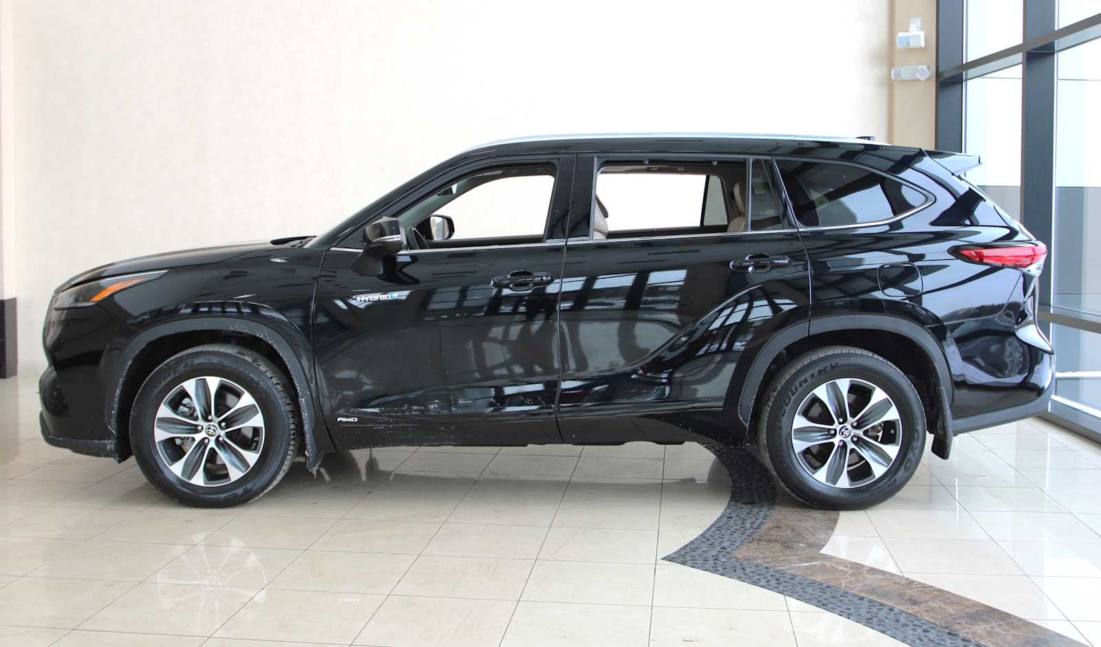 used 2021 Toyota Highlander car, priced at $37,698