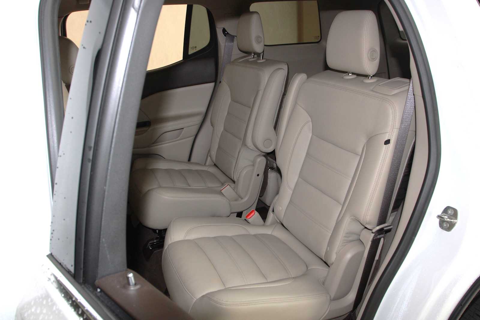 used 2019 GMC Acadia car, priced at $19,698