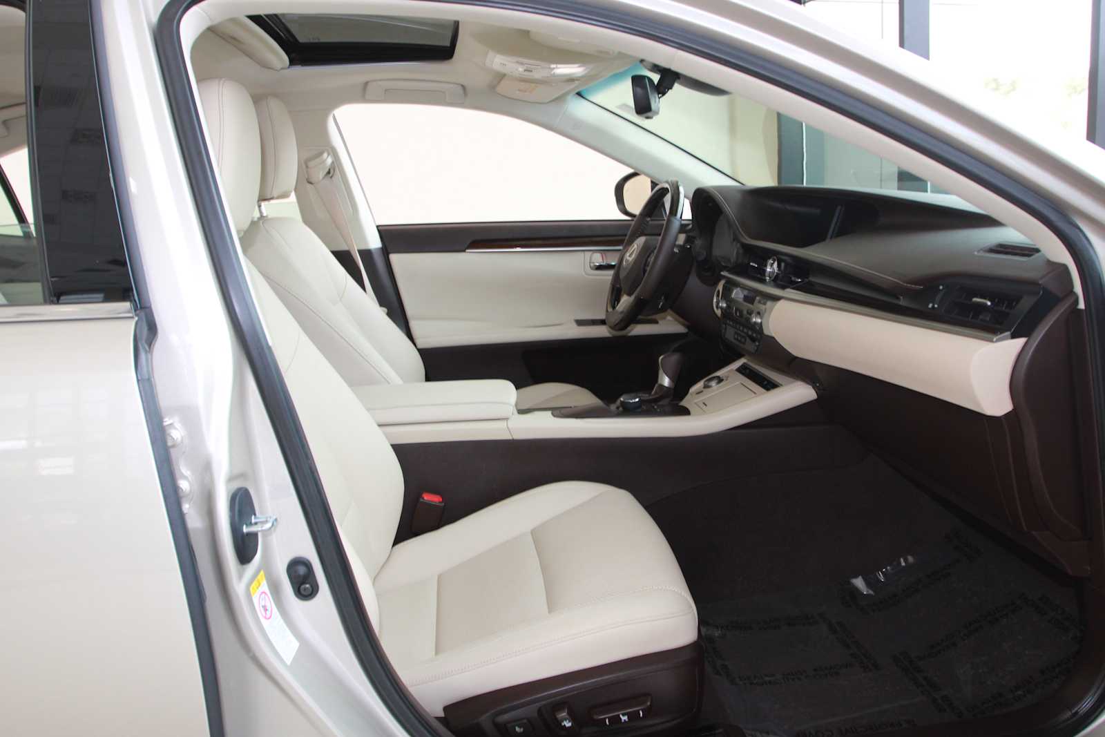 used 2018 Lexus ES 350 car, priced at $28,798