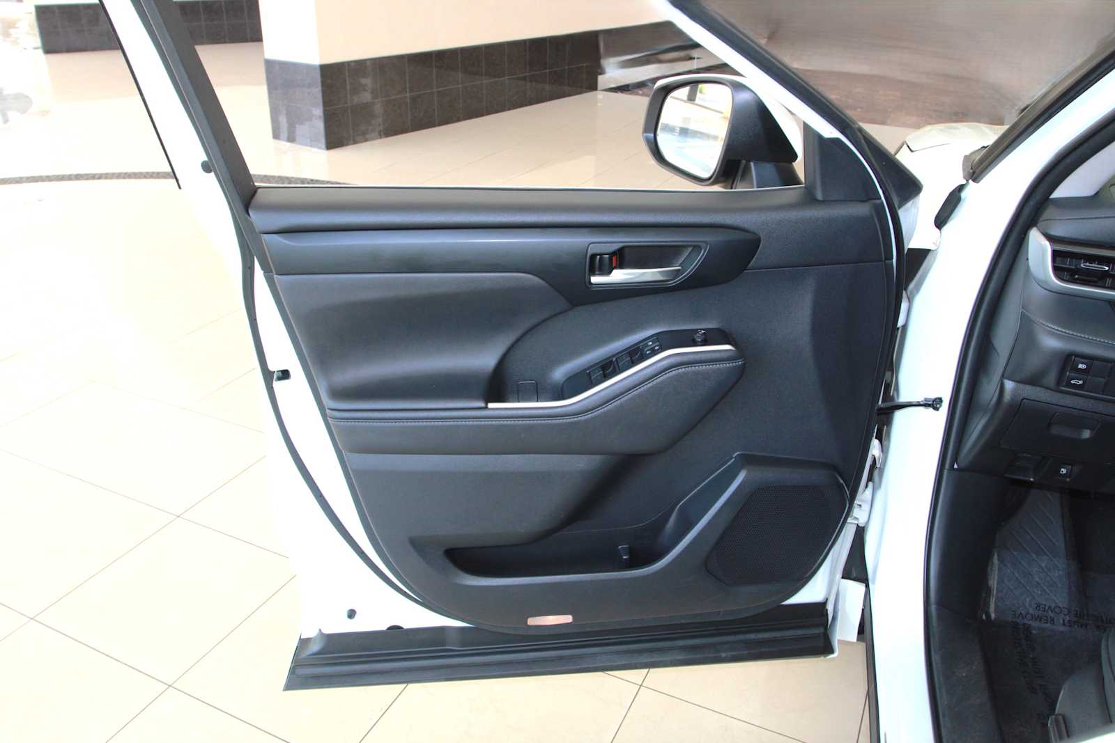 used 2020 Toyota Highlander car, priced at $29,598