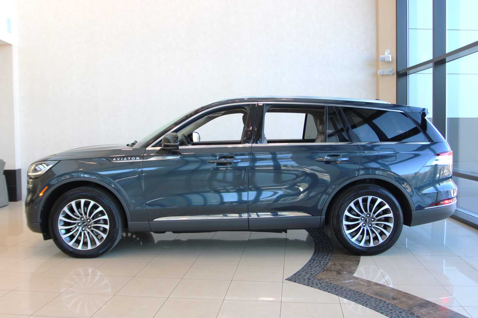 used 2021 Lincoln Aviator car, priced at $45,488