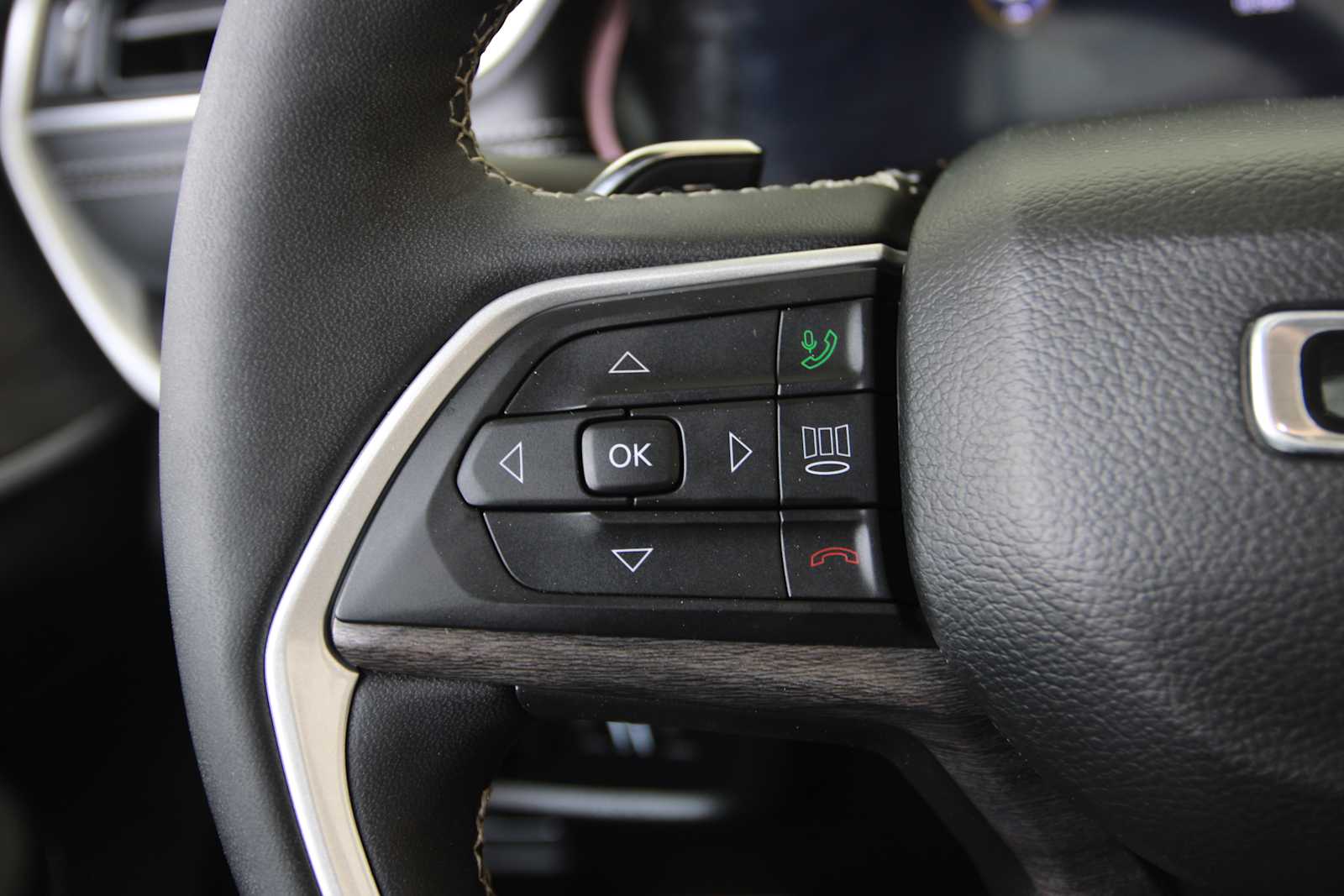 used 2023 Jeep Grand Cherokee L car, priced at $34,998