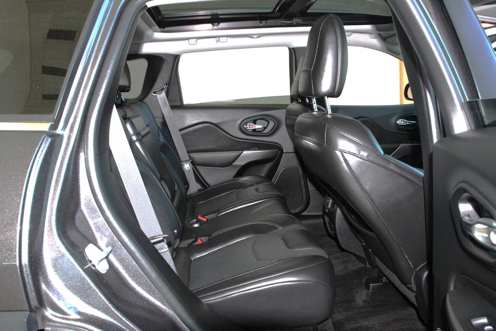used 2019 Jeep Cherokee car, priced at $17,998
