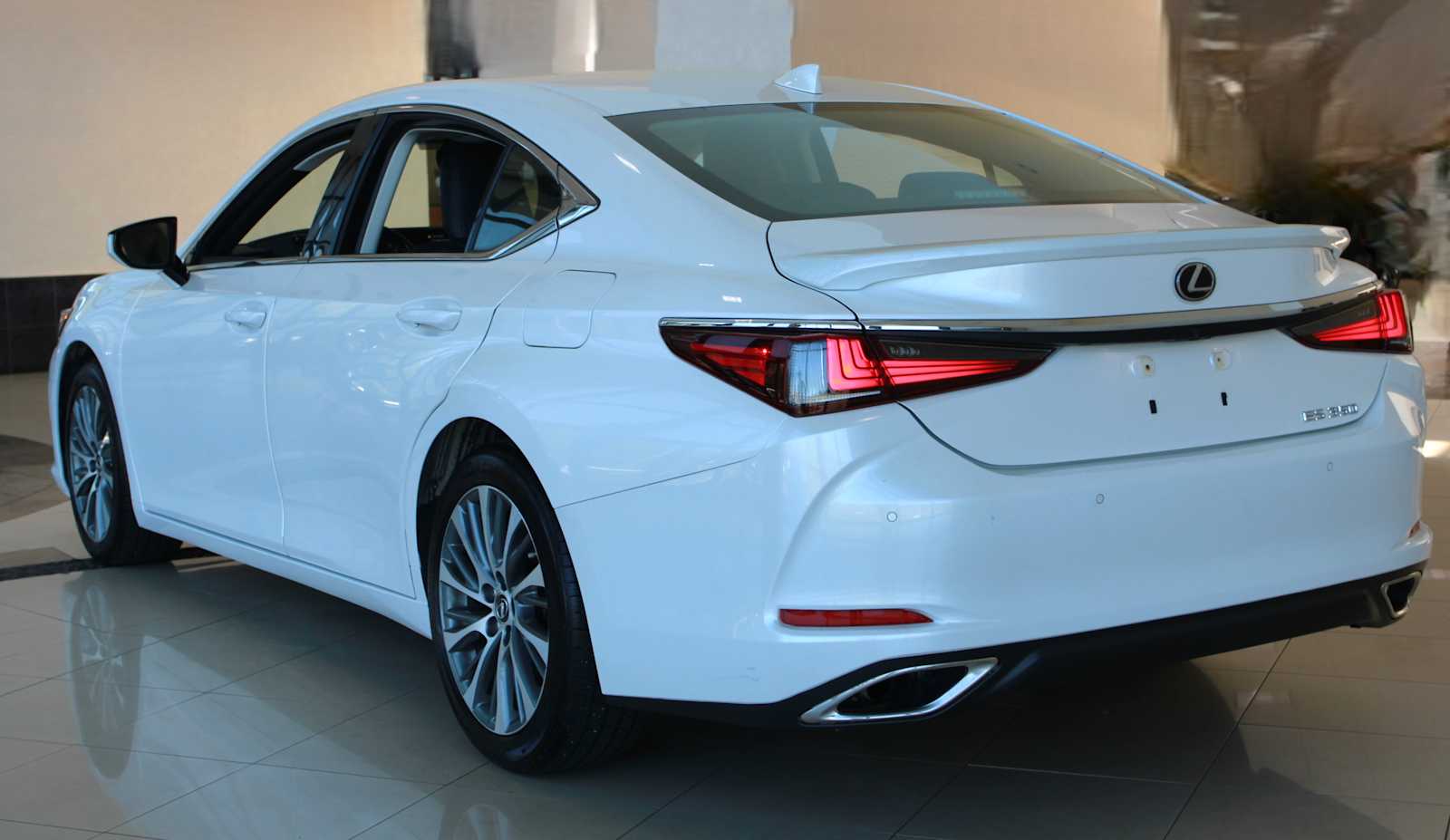 used 2020 Lexus ES 350 car, priced at $31,798