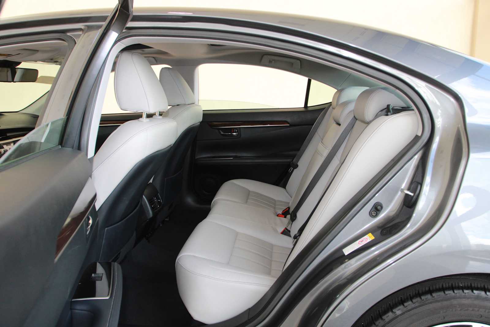 used 2018 Lexus ES 350 car, priced at $27,998