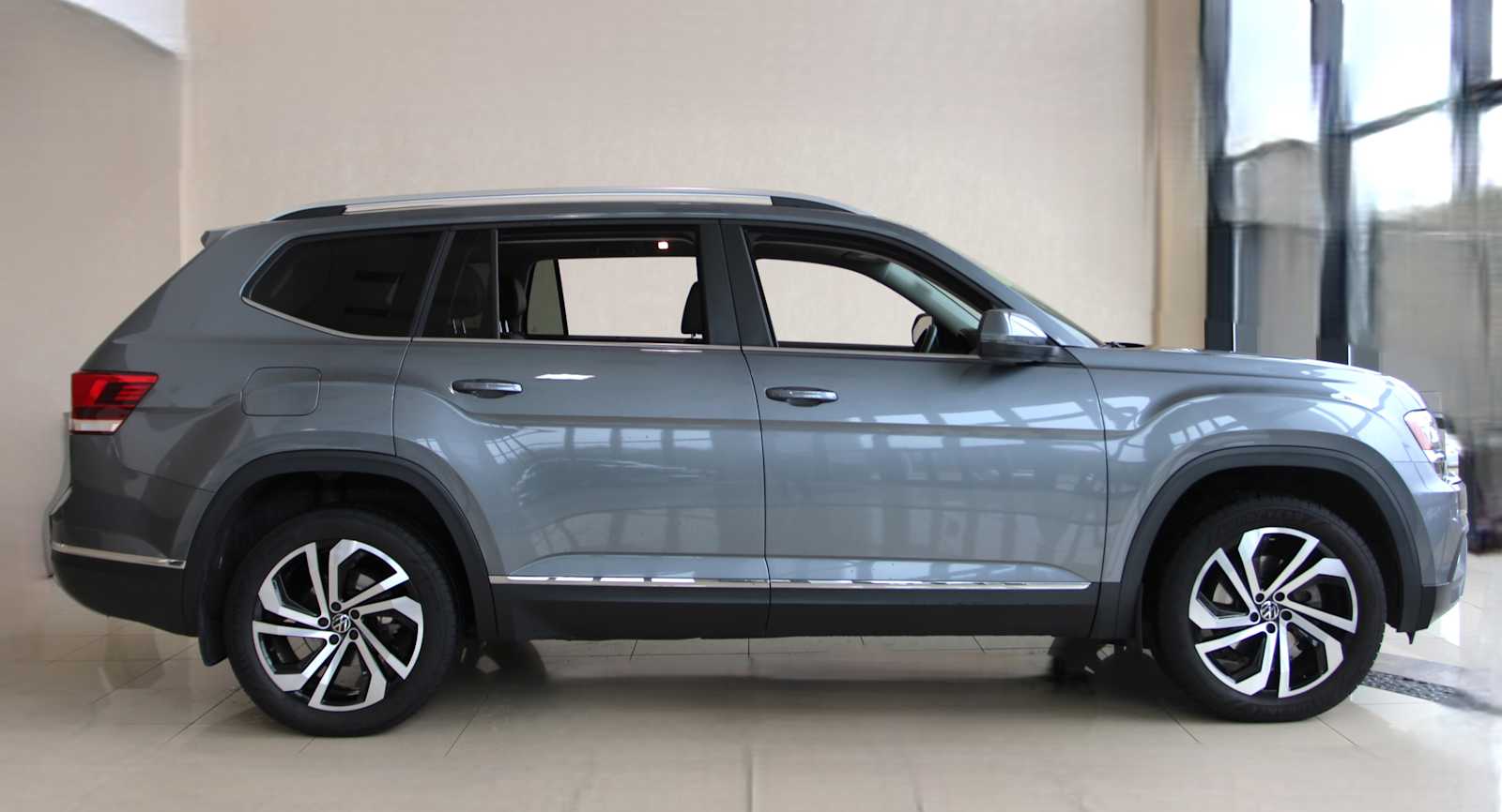 used 2019 Volkswagen Atlas car, priced at $23,298