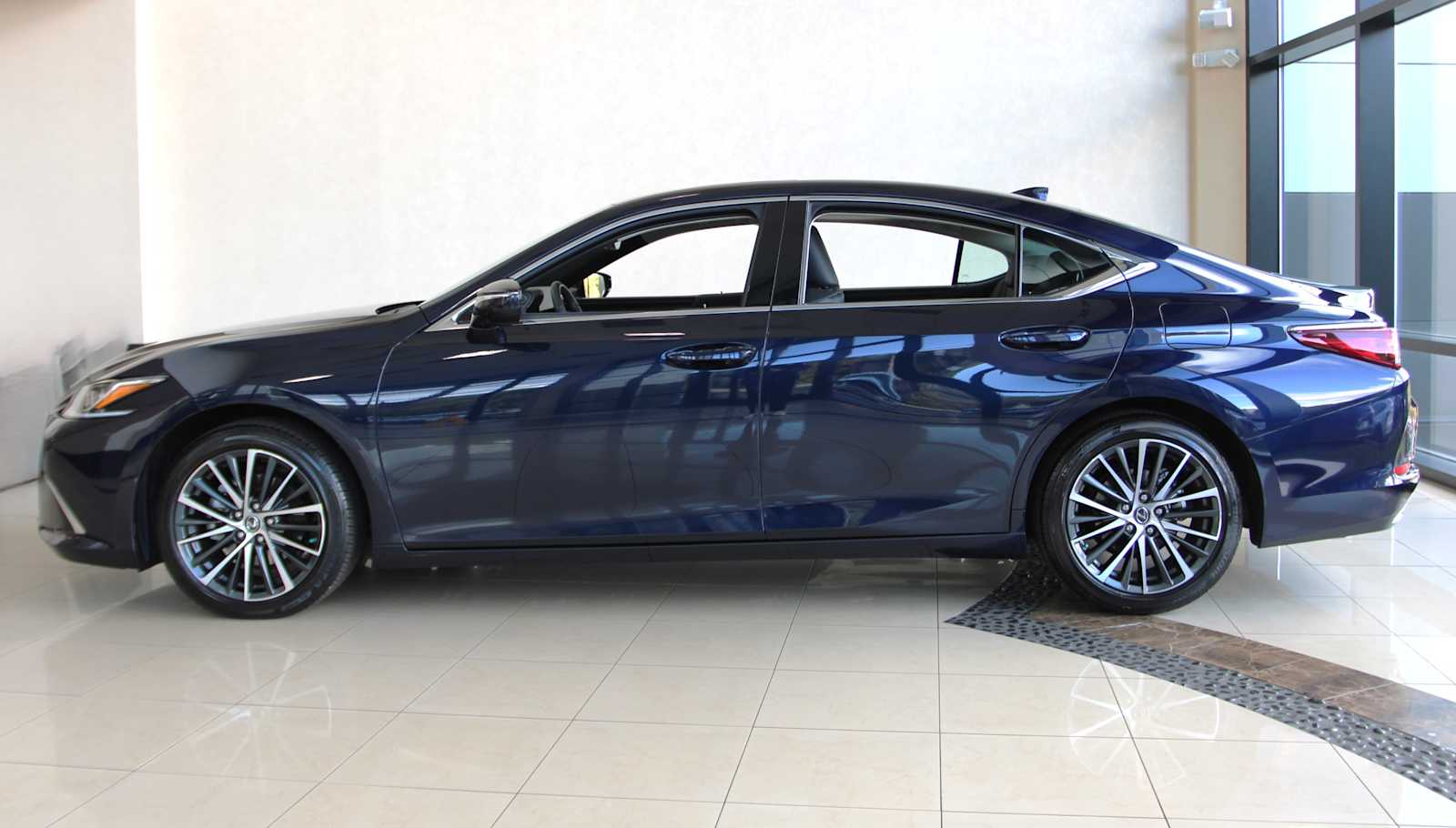 used 2024 Lexus ES 350 car, priced at $41,998