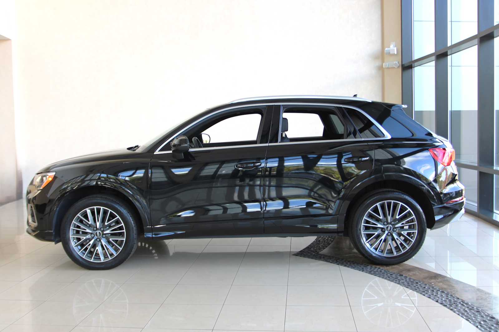 used 2022 Audi Q3 car, priced at $28,498