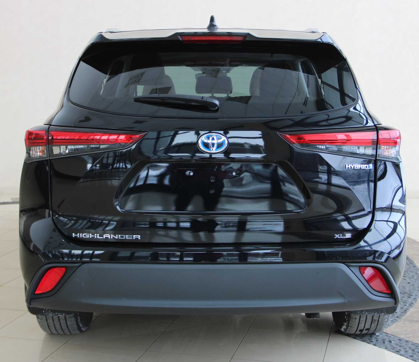 used 2021 Toyota Highlander car, priced at $37,698