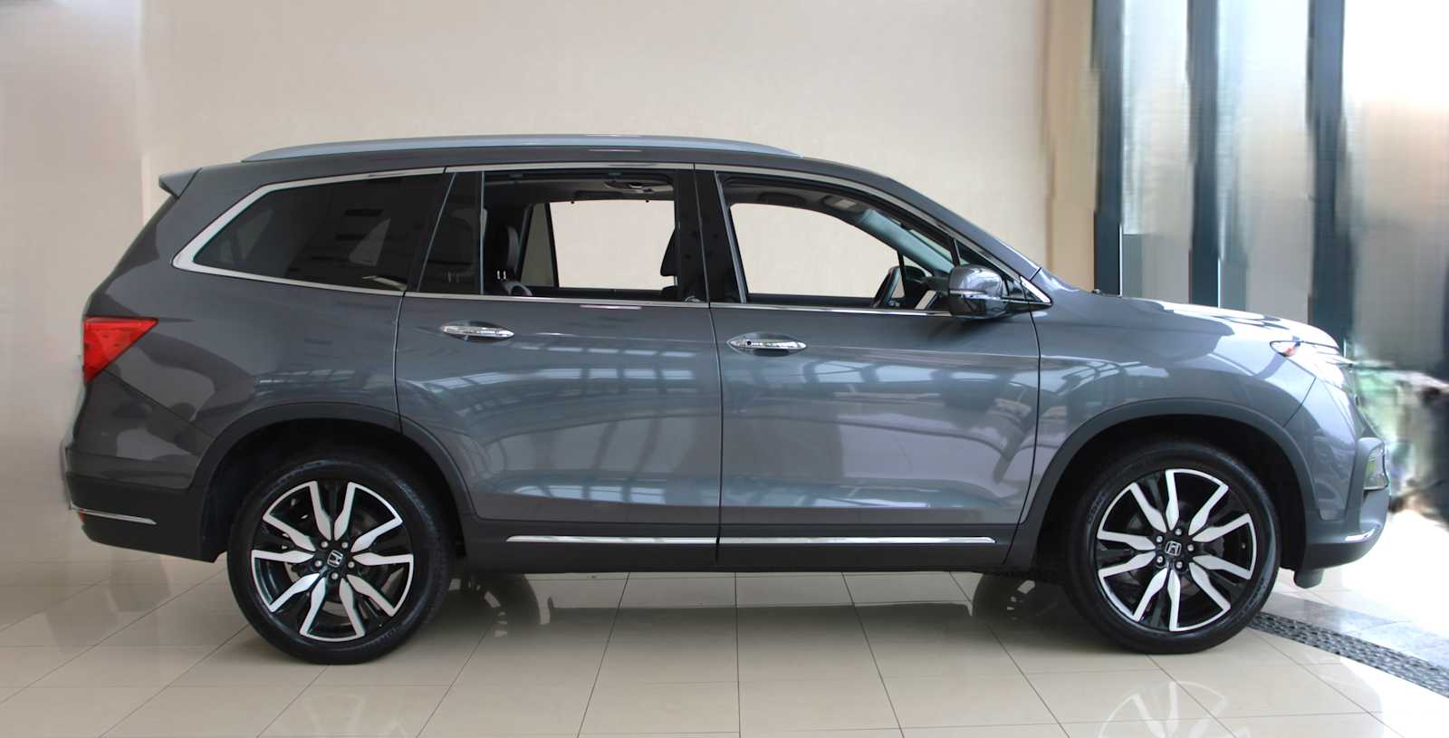 used 2021 Honda Pilot car, priced at $27,498