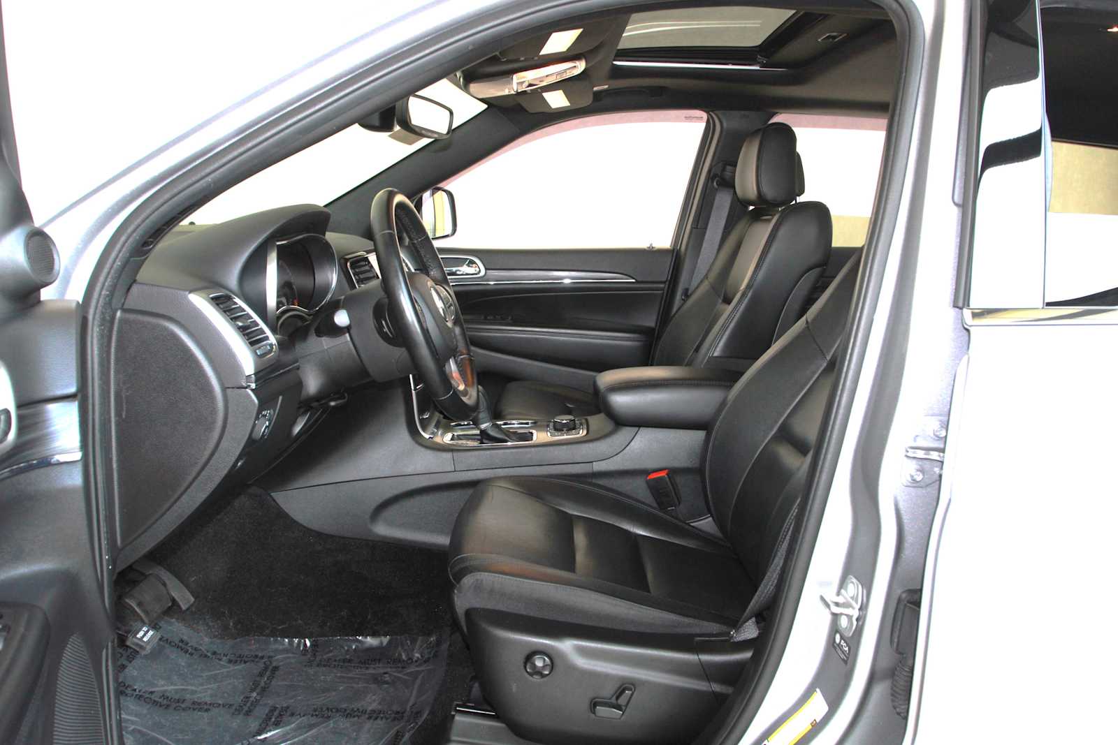 used 2021 Jeep Grand Cherokee car, priced at $27,798