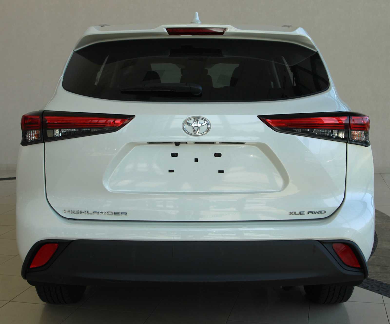 used 2020 Toyota Highlander car, priced at $29,598