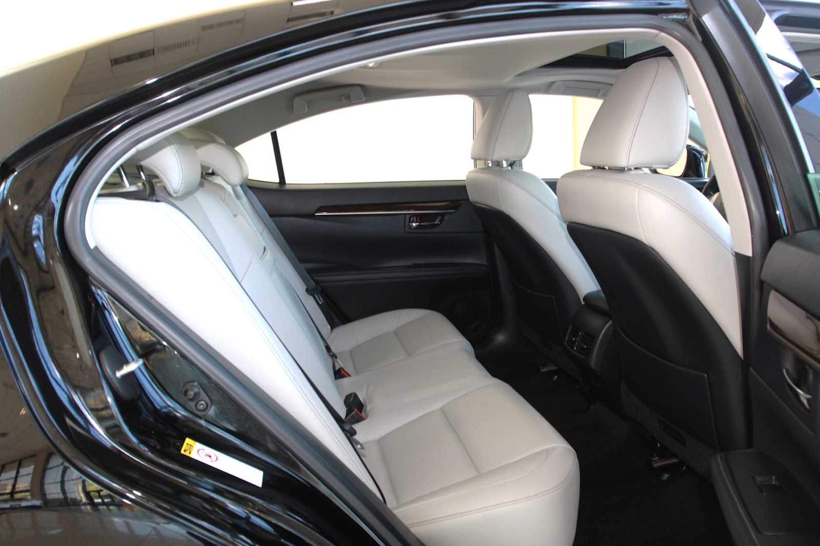 used 2013 Lexus ES 350 car, priced at $17,998
