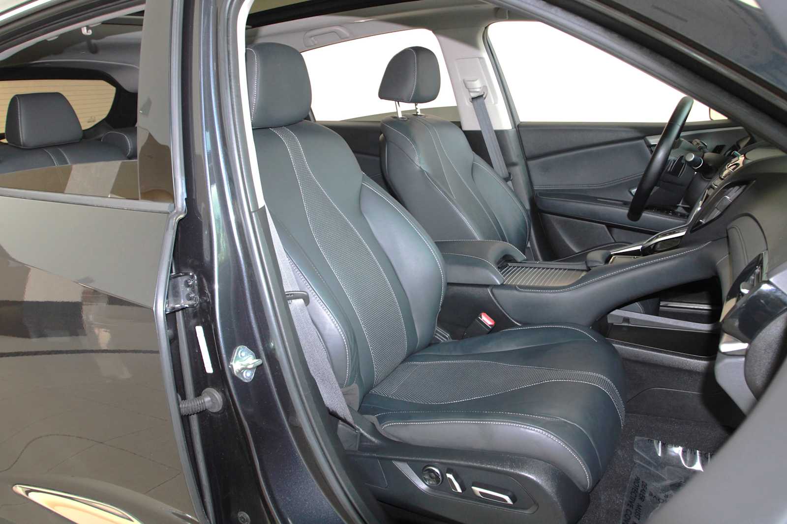 used 2020 Acura RDX car, priced at $29,998