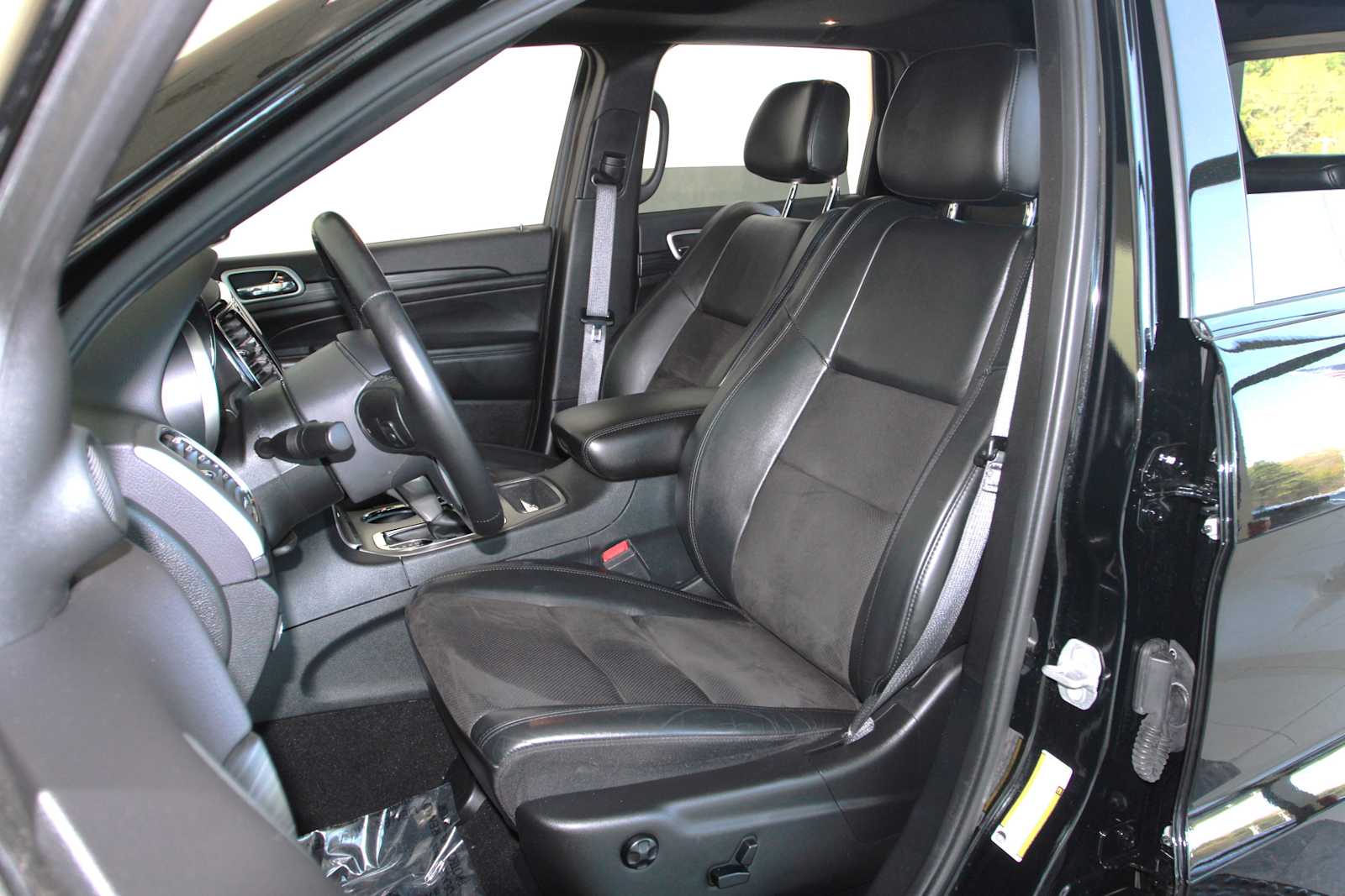 used 2020 Jeep Grand Cherokee car, priced at $25,998