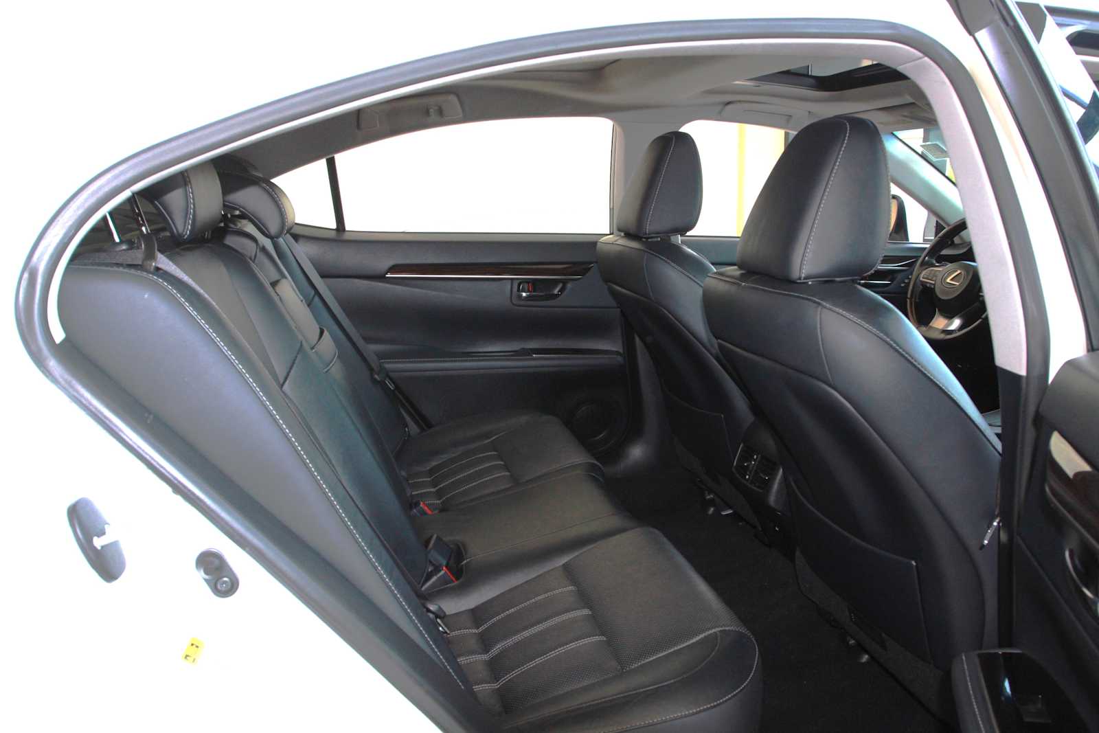 used 2016 Lexus ES 350 car, priced at $15,598