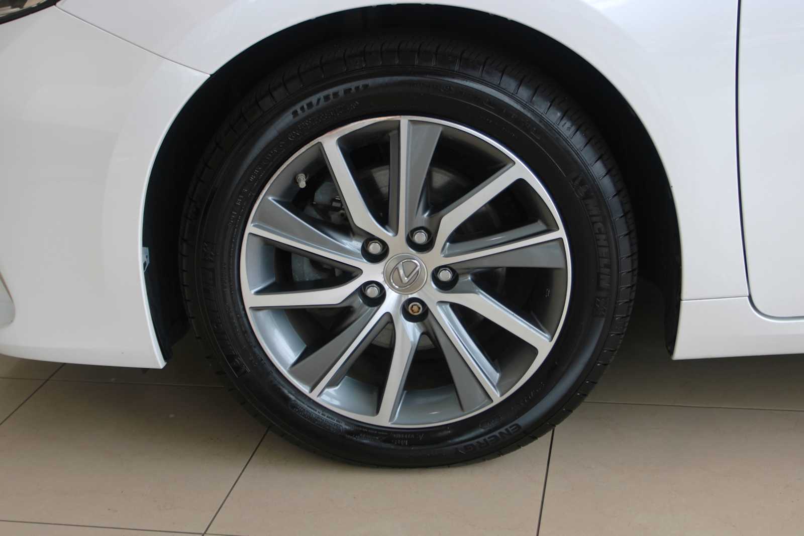 used 2017 Lexus ES 300h car, priced at $25,998