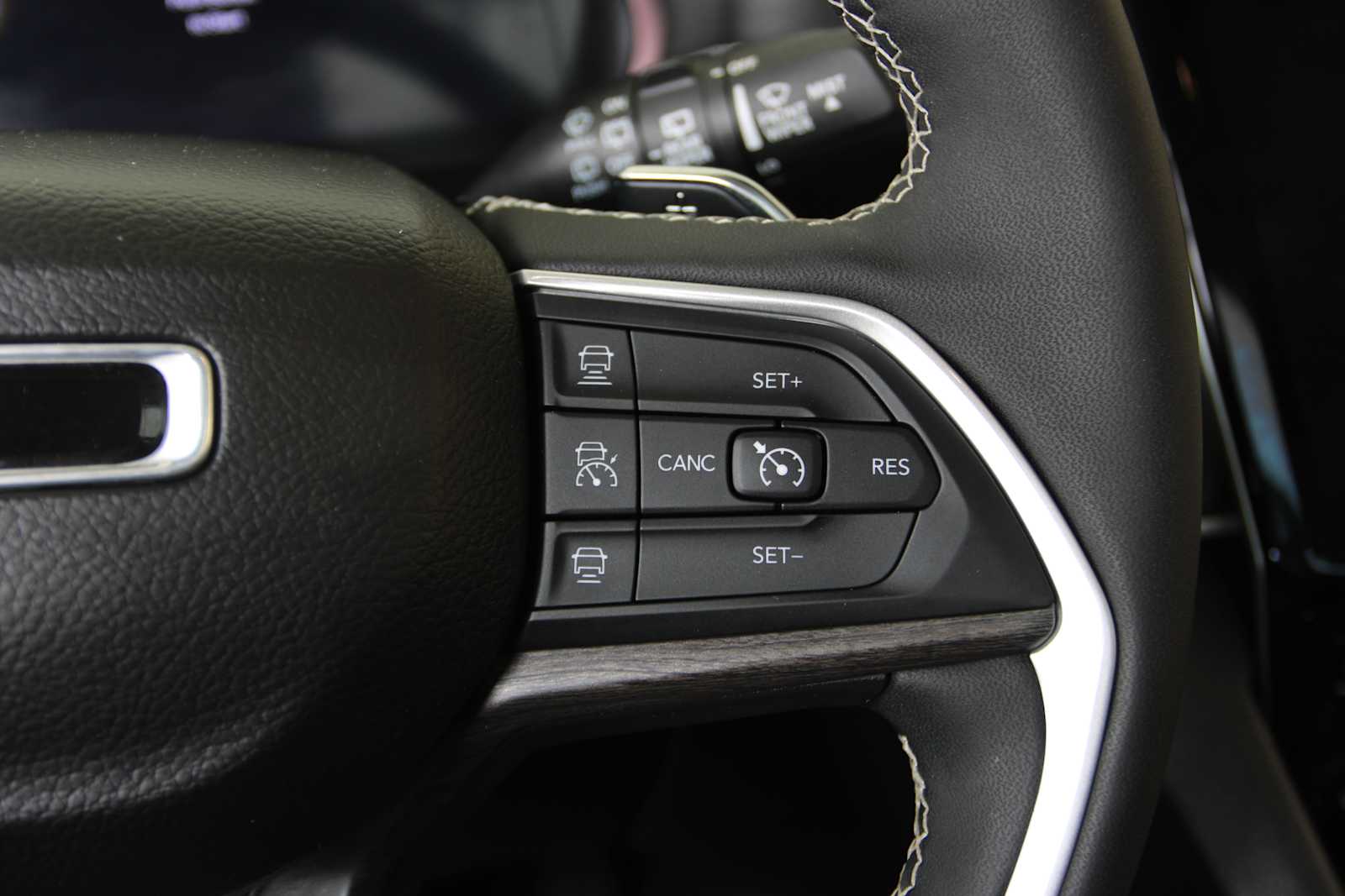 used 2023 Jeep Grand Cherokee L car, priced at $34,998
