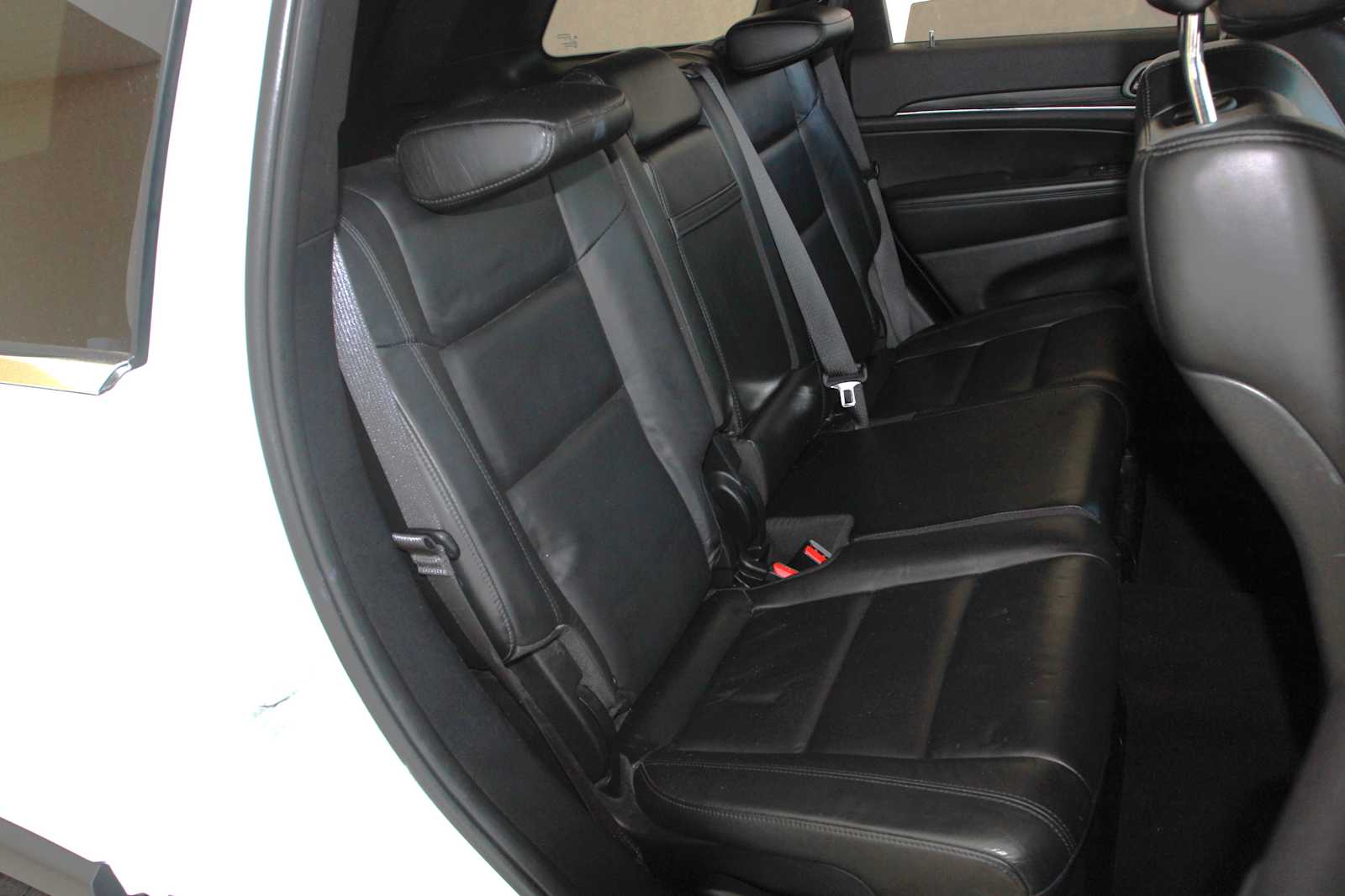used 2020 Jeep Grand Cherokee car, priced at $27,998