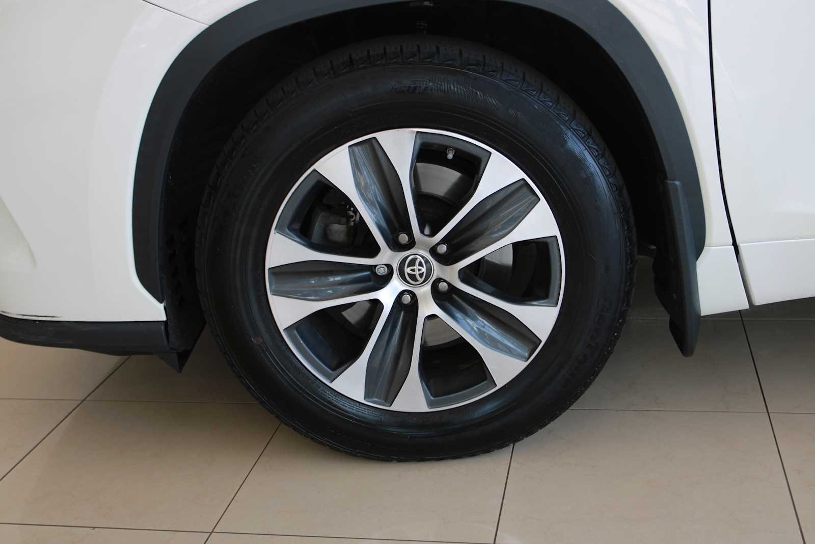 used 2020 Toyota Highlander car, priced at $29,598