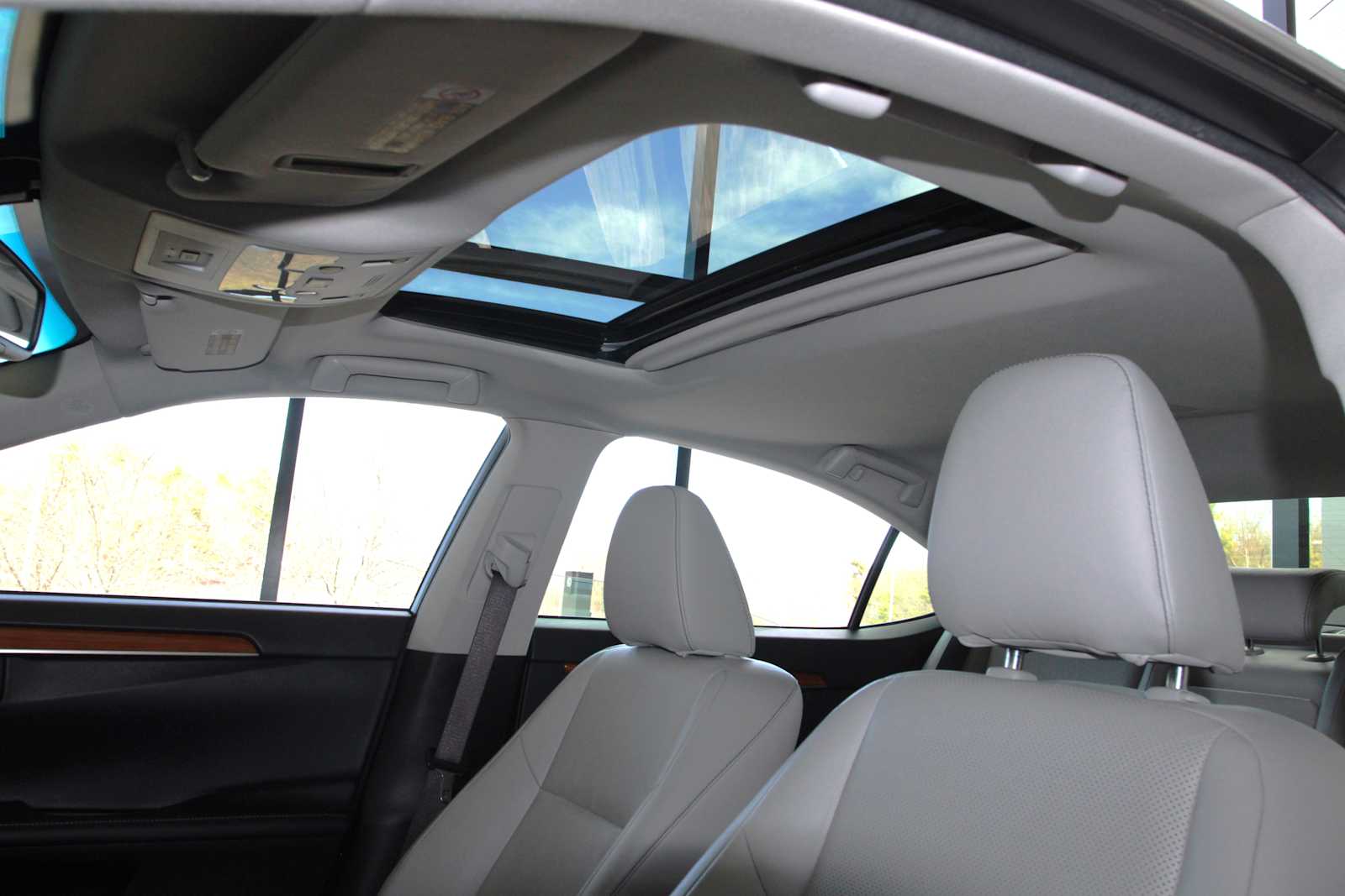 used 2015 Lexus ES 300h car, priced at $18,998